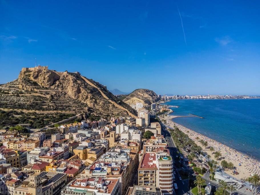Marieta Apartment By The Castle With Ac 알리칸테 외부 사진